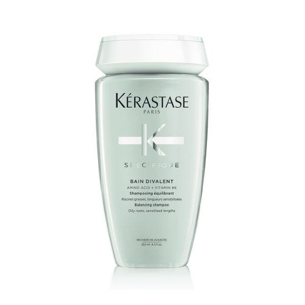 Shampoo Bain Divalent Kerastase Specifique limpiando raíz grasa y equilibrando cuero cabelludo